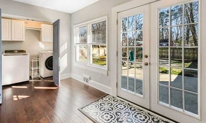 Zebulon House | Remodeled Wendell Zebulon home with a pool table and quality amenities