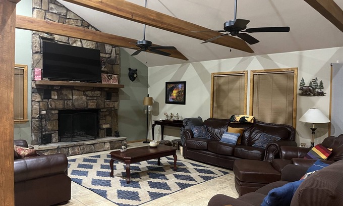 Board Camp House | Remote Spacious Cabin on Sugar Creek Near Wolf Pen Gap-Ouachita National Forest