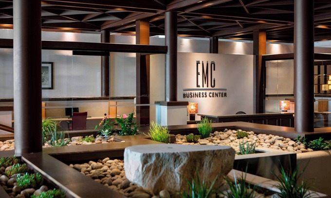 Northeast Park Hill Hotel | Renaissance Denver Hotel & Conference Center