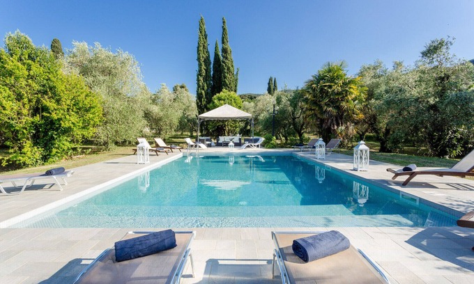 Vicopelago Villa | Renaissance Villa with Pool in the Vineyards in Lucca