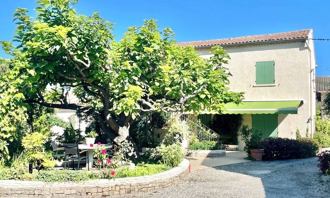 Cheval-Blanc Villa | Rendez-vous in the sun of Provence - Gîte 4 people (80m2) - garden corner - Air conditioning