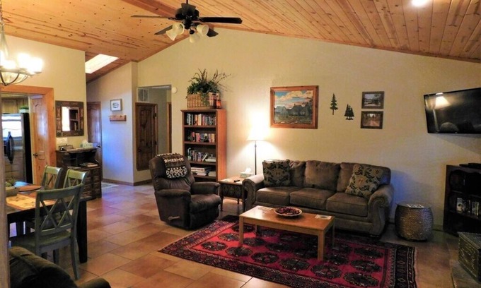 Ruidoso Cabin | Rendezvous Cabin, beautiful updated cabin, sleeps 8
