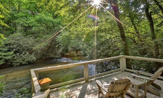Ellijay Cabin | Rendezvous on the River