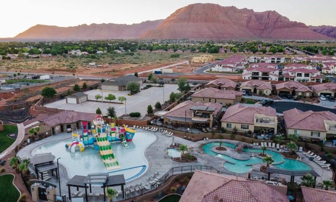 Ivins House | Rendezvous @ Paradise Village | Pool & Splash Pad | Private Hot Tub & Fire Pit