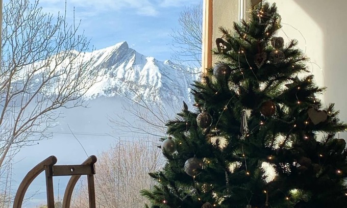 Saint-Julien-en-Champsaur Ski Chalet | Renovated farmhouse, mountain view, close to lakes and hiking trails, brazier, garden