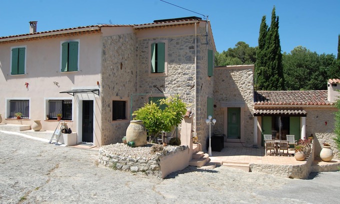Biot Cottage | Renovated 1800's Provencal country house in the peace and quiet of the Côte d'Azur