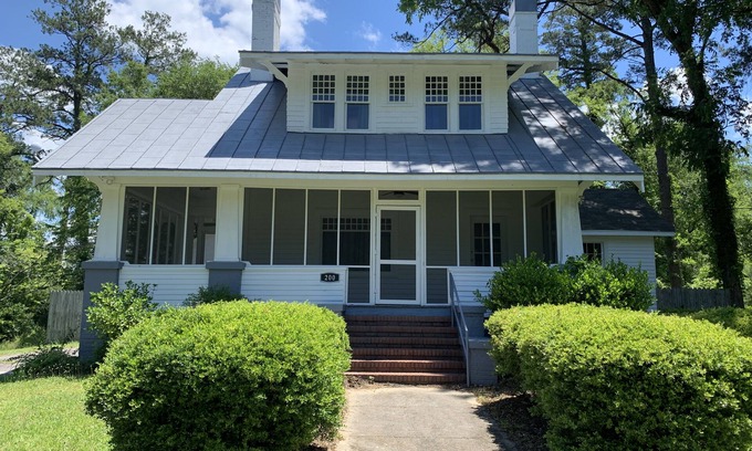 Hardwick House | Renovated 1928 bungalow in historic Milledgeville Georgia