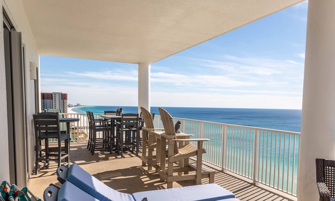 Long Beach Condo | RENOVATED 19th floor 4BR 4BA @ The Ocean Ritz! W/BEACH CHAIRS!