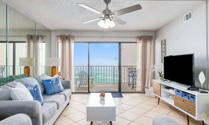 Panama City Beach Condo | Renovated 2 BR 2 BA Oceanfront Condo