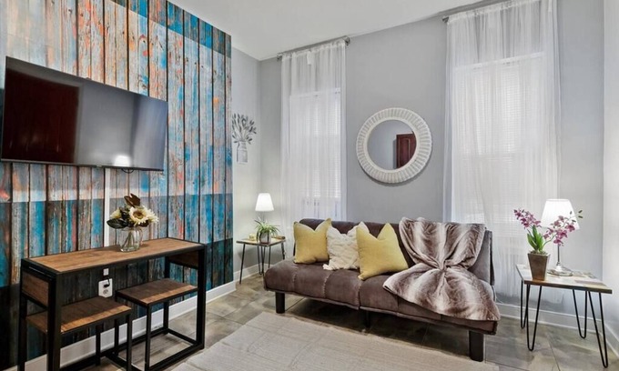 Norris Square Apartment | Renovated 2BR w/Amenities