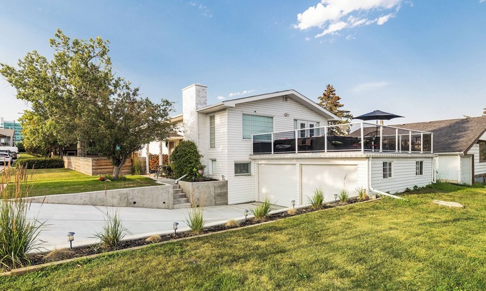 Radisson Heights - Albert Park House | Renovated 3-Bed Near Stampede, Zoo & Airport – Perfect Location & Comfort!