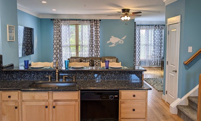 West Ocean City House | Renovated 4 Bedroom Townhome West OC Pool Sleeps 10