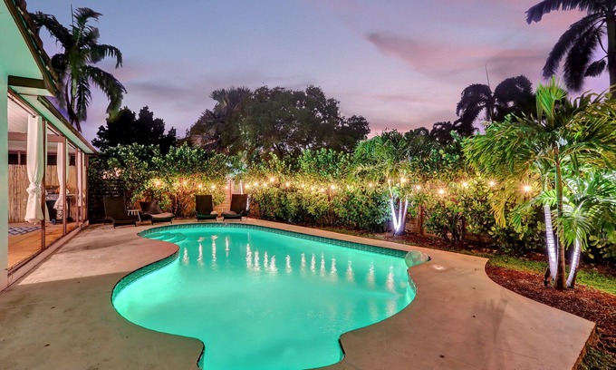 South Lake House | Renovated 5 BR Home with Amazing Pool!