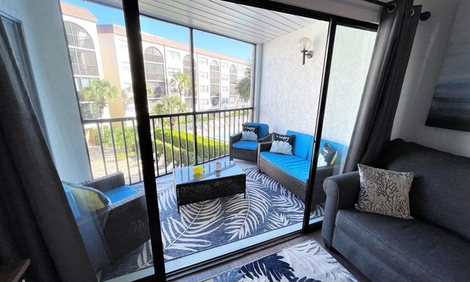 Marco Island Condo | Renovated and Ready Condo