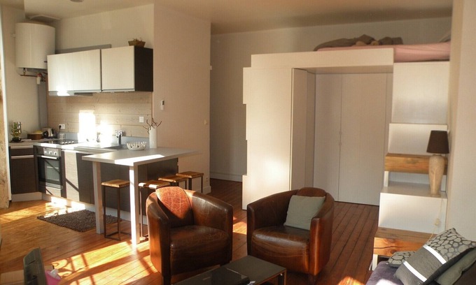 Hotel de Ville - Quinconces Apartment | Renovated apartment, bright, contemporary, hyper center