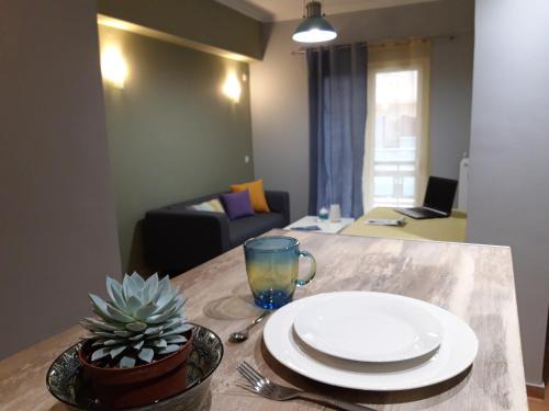 Exarhia Apartment | Renovated apartment close to Exarchia square