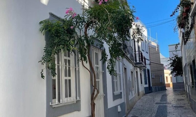 Olhao House | Renovated, authentic fisherman's house in the historic city center CO2 neutral