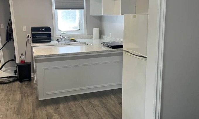 Downtown Apartment | Renovated Bachelor, Stephenvillenn