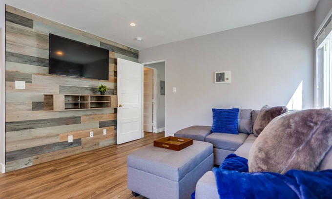 Mission Beach Condo | Renovated Bay Side Condo - 812