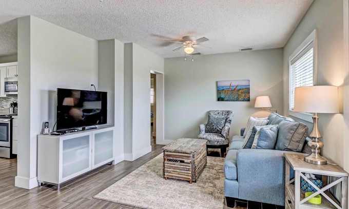Fernandina Beach House | Renovated Beachfront Cottage with Old-Fashioned Amelia Island Charm!