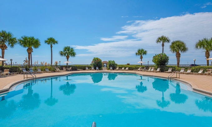 Miramar Beach Condo | RENOVATED, BeachFront, Pool, Bch Svc, wifi, Kitchen, Grill