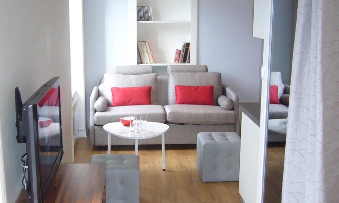 Roscoff Apartment | Renovated comfortable apartment side sea view in Roscoff