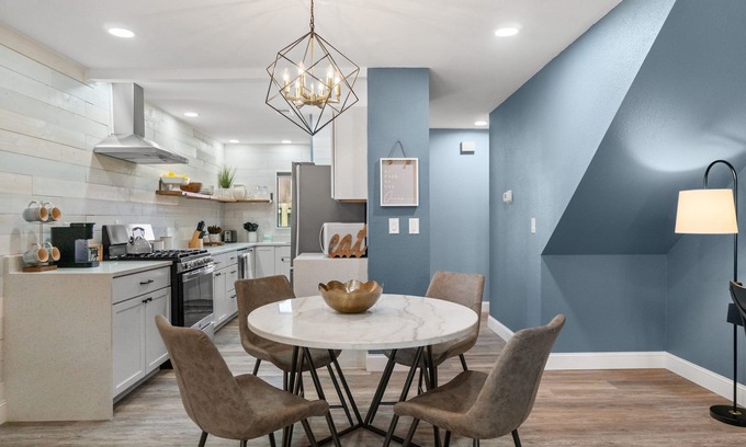 West Panama City Beach Condo | Renovated Condo Short Walk to West end Panama City Beach!! Community Pool!