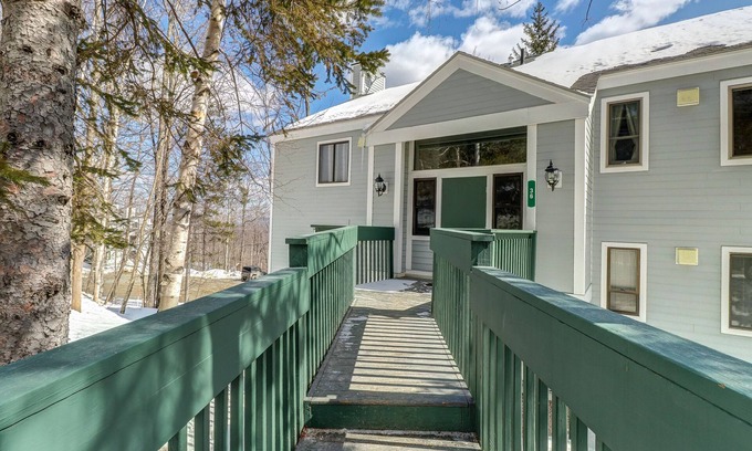 Ludlow Condo | Renovated condo w/shared seasonal pool & tennis - walk to trail
