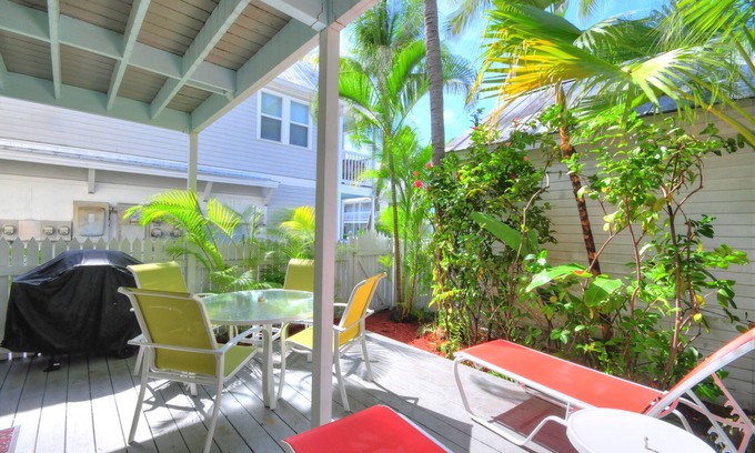 Truman Annex Condo | Renovated Corner Unit