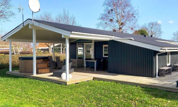 Juelsminde House | Renovated Cottage in Juelsminde - By Traum Ferienwohnungen