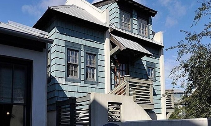 Rosemary Beach House | Renovated Dec 2019 lux Designer Carriage House. July 2923 availability!