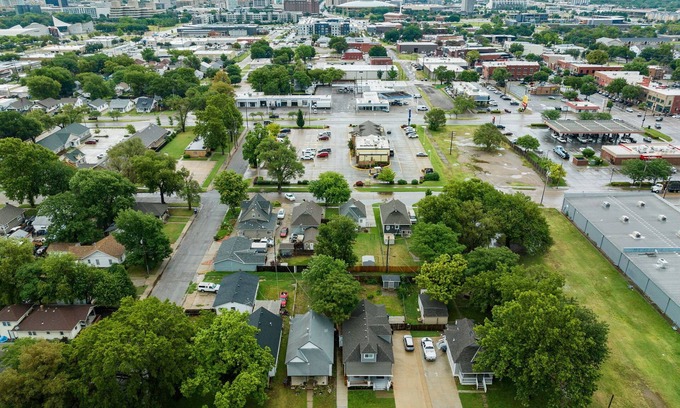 Wichita House | Renovated Delano Duplex: Just a 10-minute Walk to Delano Shops and Restaurants