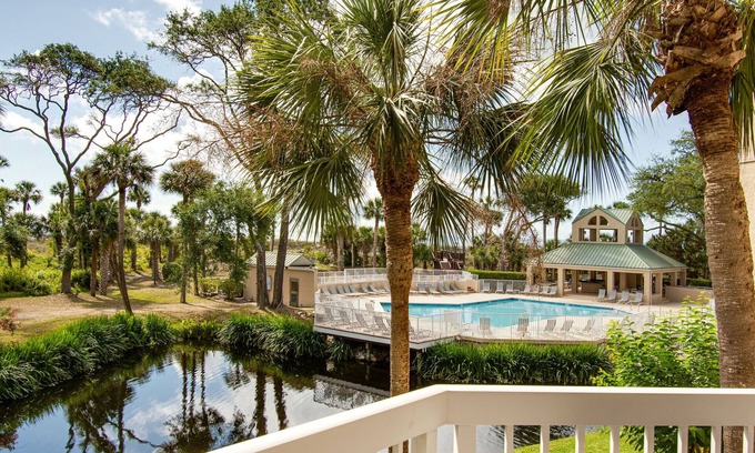 Palmetto Dunes Apartment | Renovated/Direct Ocean FT/1BR/1.5BA/Pool/Spa/Walk-in Shower/Roku Smart TVs/WiFi