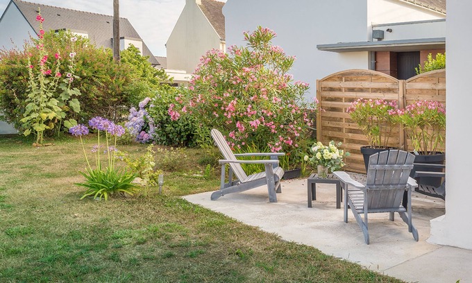 Locmiquelic House | Renovated Fisherman's House in Riantec with Garden and Veranda