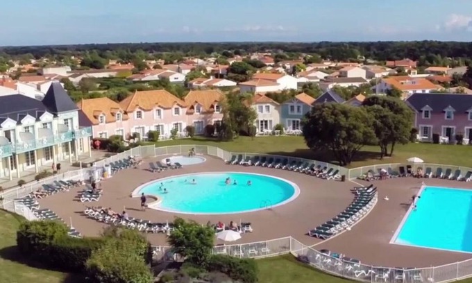 Bourgenay House | Renovated house in a 4/5 person vacation home in Port Bourgenay-Talmont