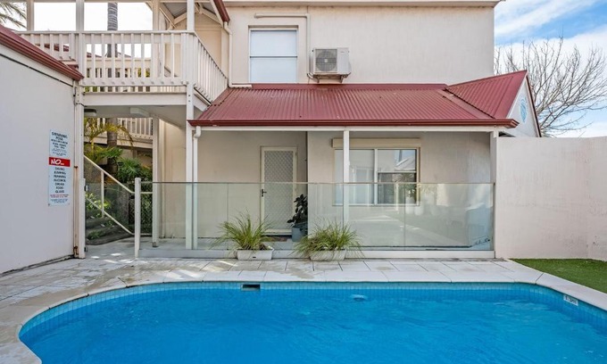 Victor Harbor Apartment | Renovated Ground Floor Unit - WIFI and Netflix