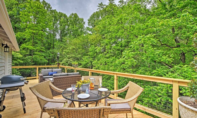 Highlands Cottage | Renovated Highlands Cottage 3 Miles to Downtown!