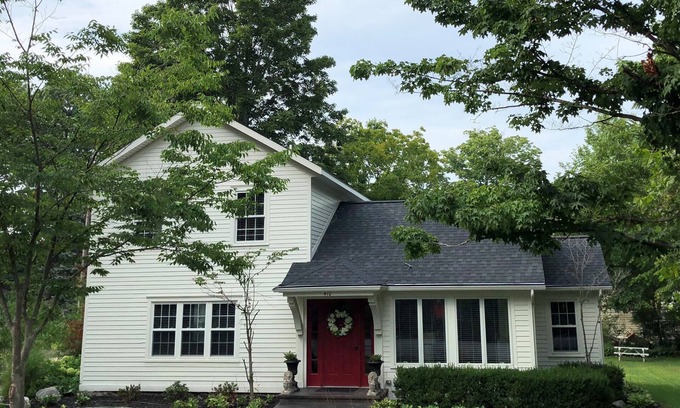 Saugatuck House | Renovated Historic Home! 2 blocks to downtown!
