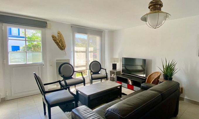 Groix House | Renovated house near the village with terrace and garden