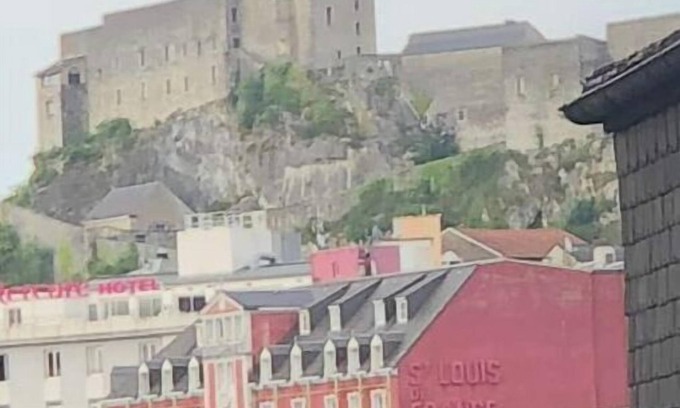 Lourdes Apartment | Renovated KOZY apartment -RDC- 5 min from the Grotto