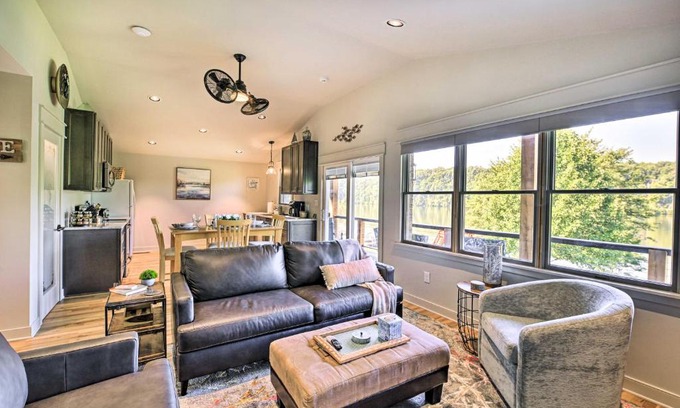 Ingles House | Renovated Lakefront Cottage with Private Dock!