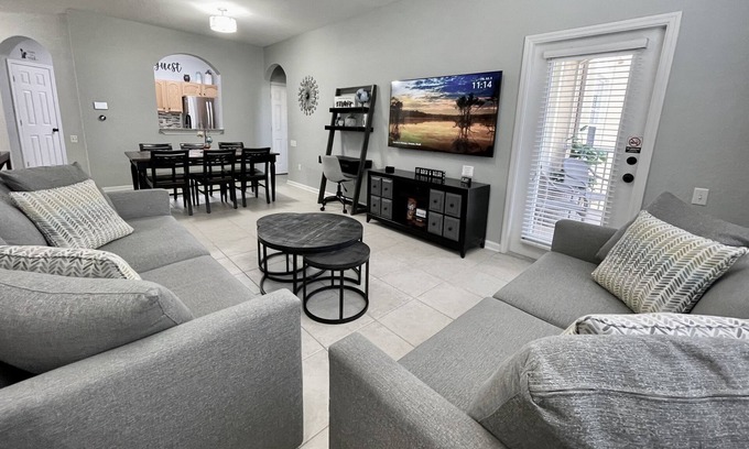 Windsor Hills Condo | Renovated Luxury Condo in Windsor Hills Resort! 2 Miles to Disney! 3bed/2bath