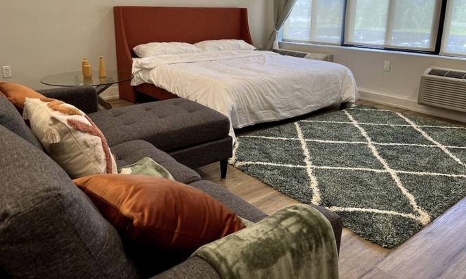 Bayonne Apartment | RENOVATED Luxury Studio; 20 Mins Away from NYC/EWR