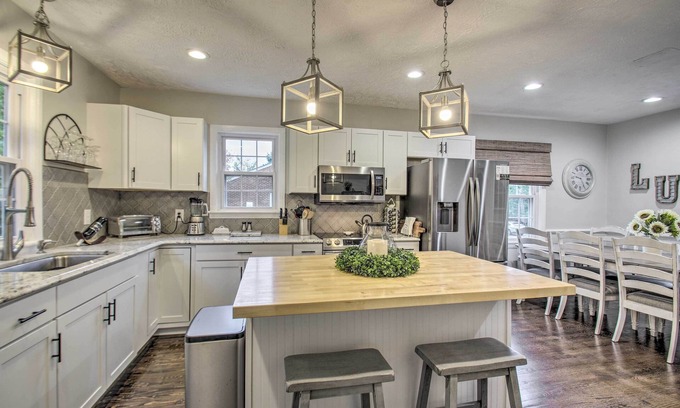 Lynchburg House | Renovated Lynchburg House ~ 2 Mi to Downtown!