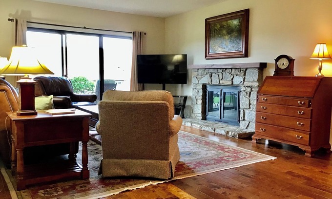 Blowing Rock Condo | Renovated Master in Chetola Resort Condo