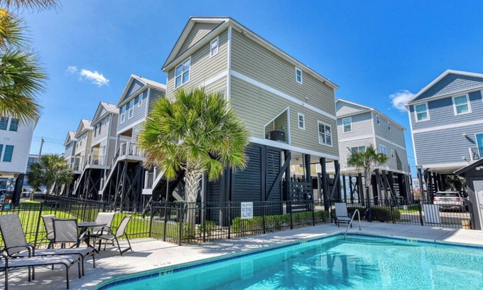 Garden City House | Renovated pet friendly 3 bedroom, 2.5 bath house across the street from ocean