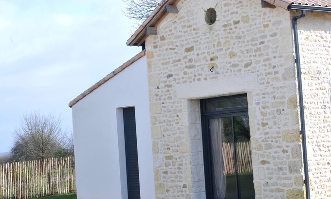 Mornac-sur-Seudre House | renovated private house with terrace and summer kitchen 10 minutes from the beaches