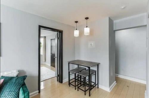 Center City West Apartment | Renovated Rittenhouse 2BR, Washer Dryer
