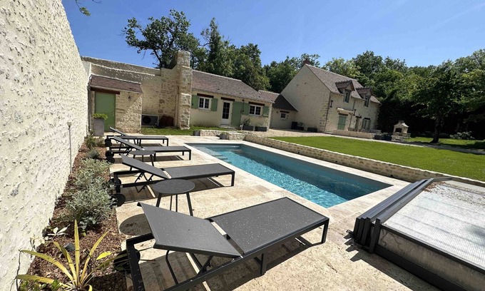 Pithiverais-Gatinais House | Renovated sheepfold with swimming pool adjacent to golf course