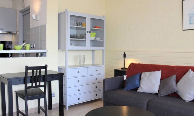 Villeneuve Loubet Beach Apartment | Renovated studio by the sea in Villeneuve-Loubet